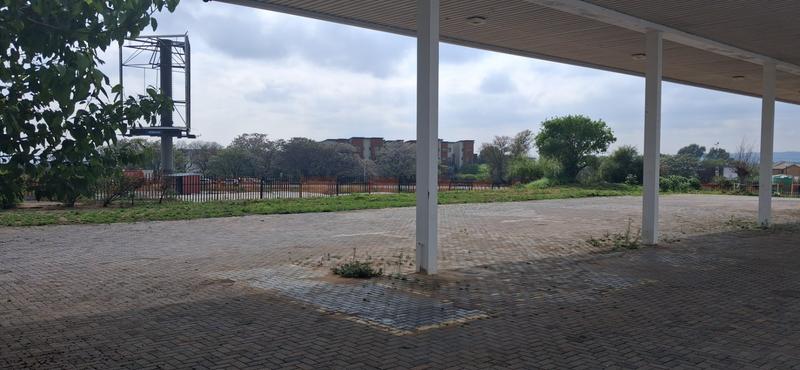 To Let Commercial Property for Rent in North Riding Gauteng