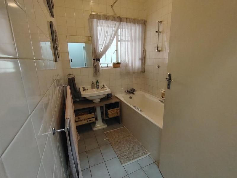 To Let 5 Bedroom Property for Rent in Valhalla Gauteng