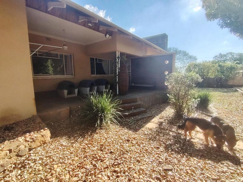 To Let 5 Bedroom Property for Rent in Valhalla Gauteng