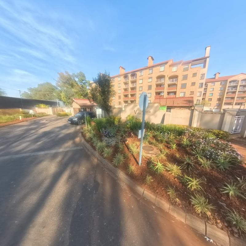 2 Bedroom Property for Sale in Die Hoewes Gauteng