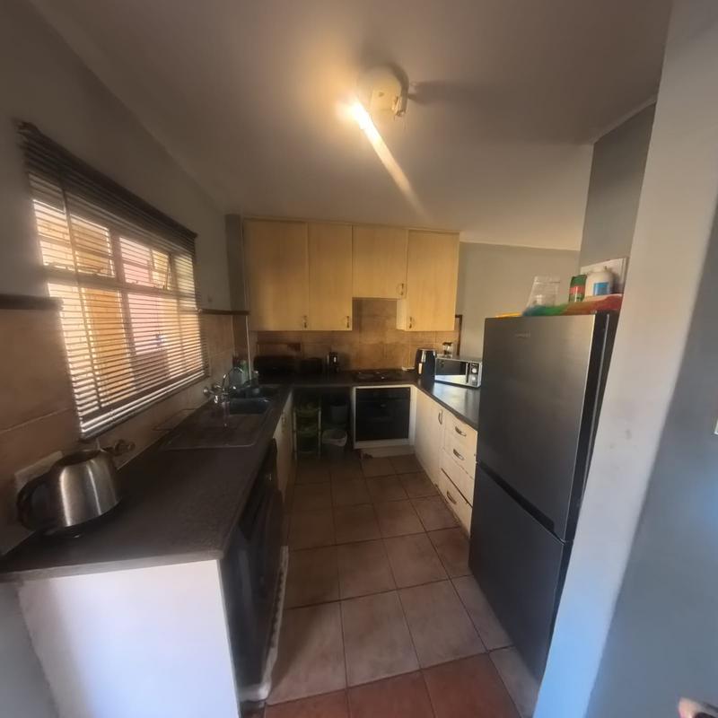 2 Bedroom Property for Sale in Die Hoewes Gauteng