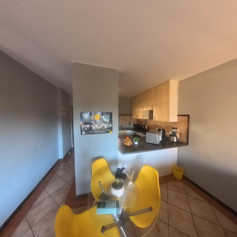 2 Bedroom Property for Sale in Die Hoewes Gauteng