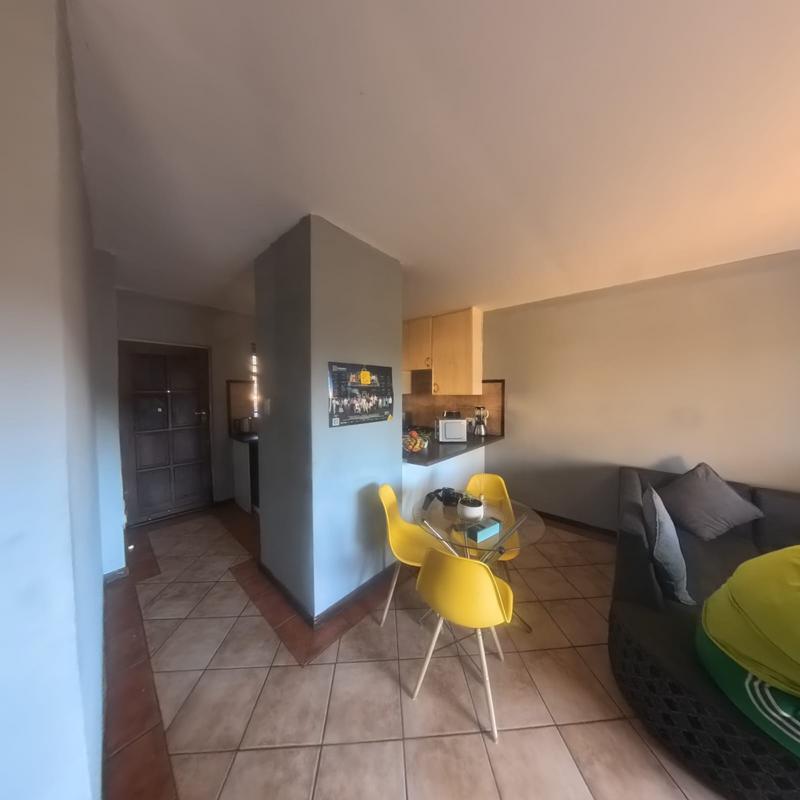 2 Bedroom Property for Sale in Die Hoewes Gauteng