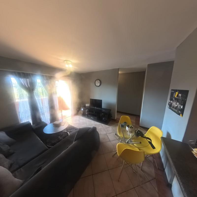 2 Bedroom Property for Sale in Die Hoewes Gauteng