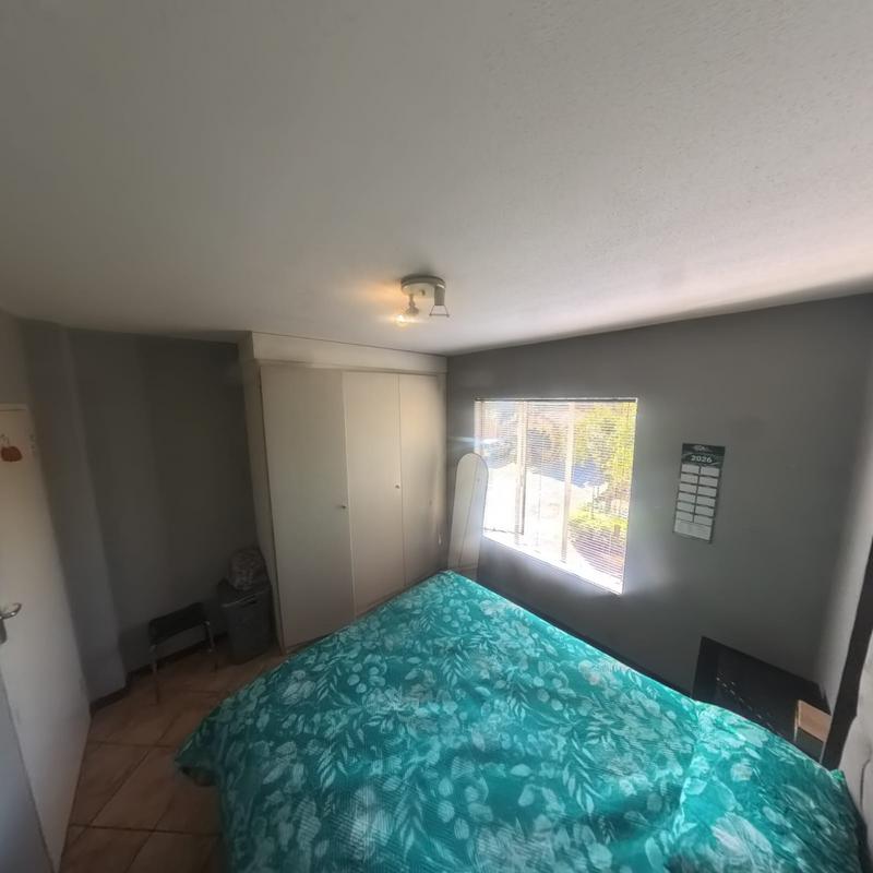 2 Bedroom Property for Sale in Die Hoewes Gauteng