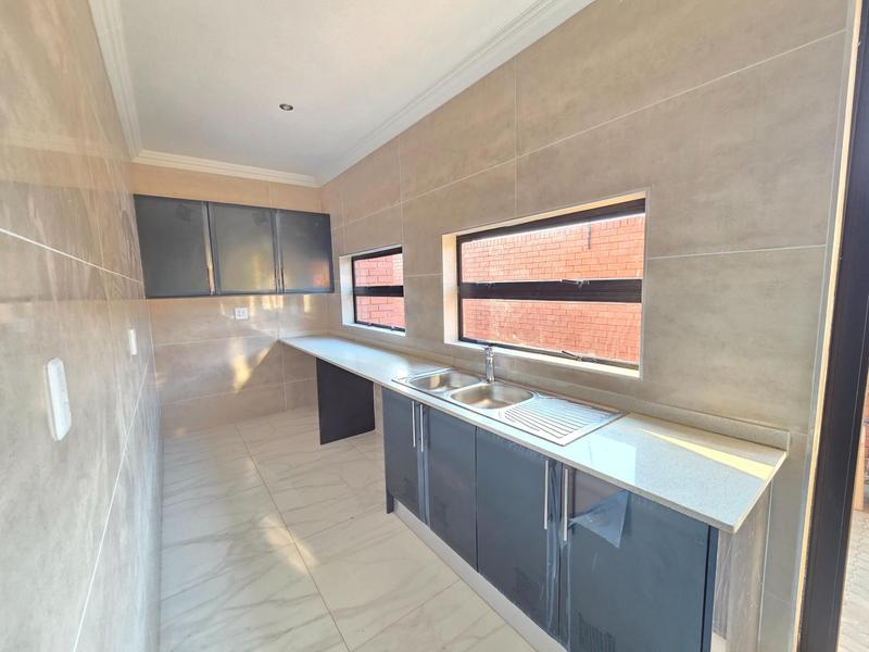 To Let 3 Bedroom Property for Rent in Erasmia Gauteng