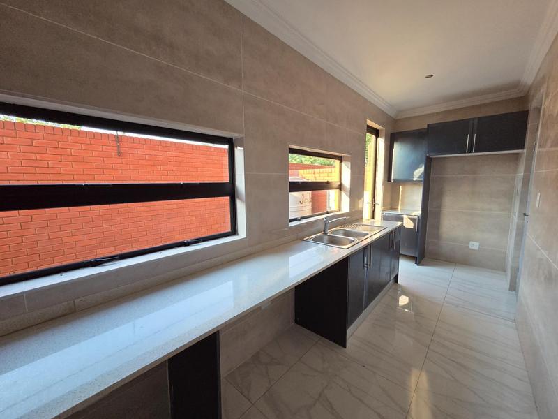 To Let 3 Bedroom Property for Rent in Erasmia Gauteng
