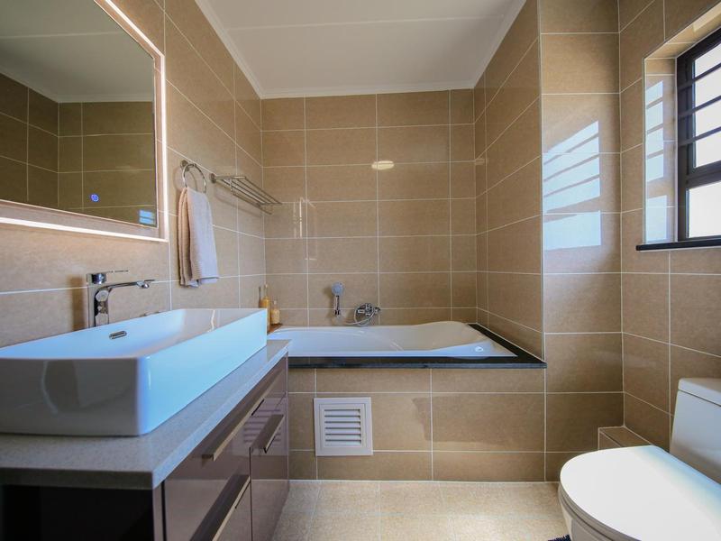 To Let 2 Bedroom Property for Rent in Blue Hills Gauteng