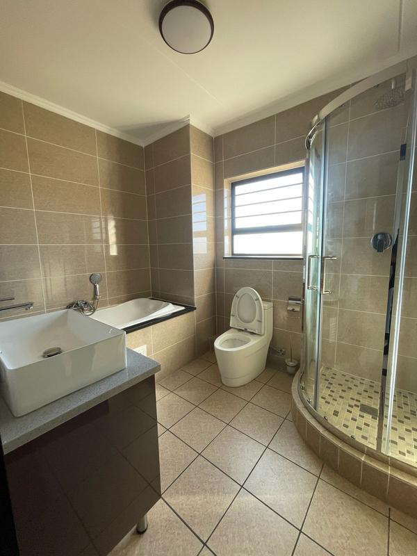 To Let 2 Bedroom Property for Rent in Blue Hills Gauteng