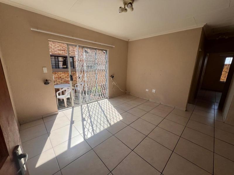 2 Bedroom Property for Sale in Greenhills Gauteng