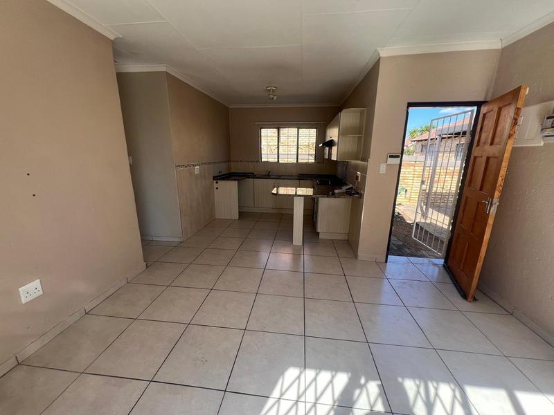 2 Bedroom Property for Sale in Greenhills Gauteng