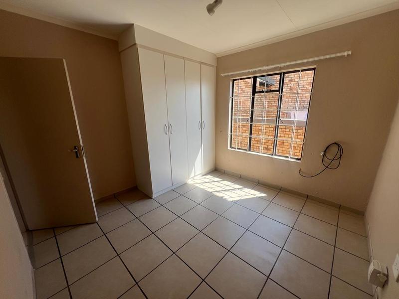 2 Bedroom Property for Sale in Greenhills Gauteng
