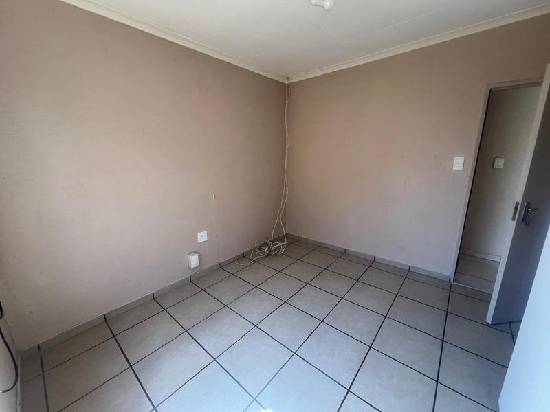 2 Bedroom Property for Sale in Greenhills Gauteng
