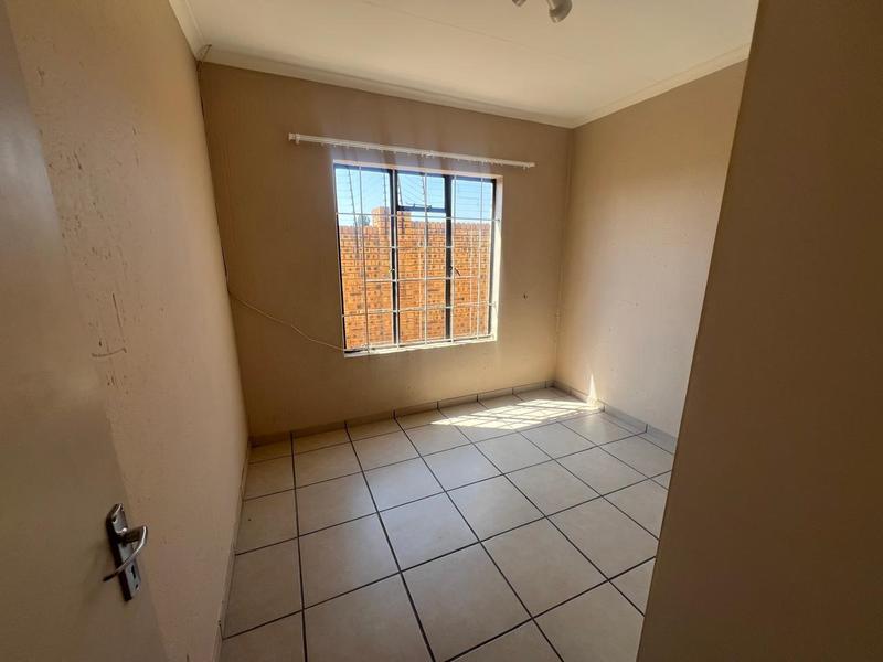 2 Bedroom Property for Sale in Greenhills Gauteng