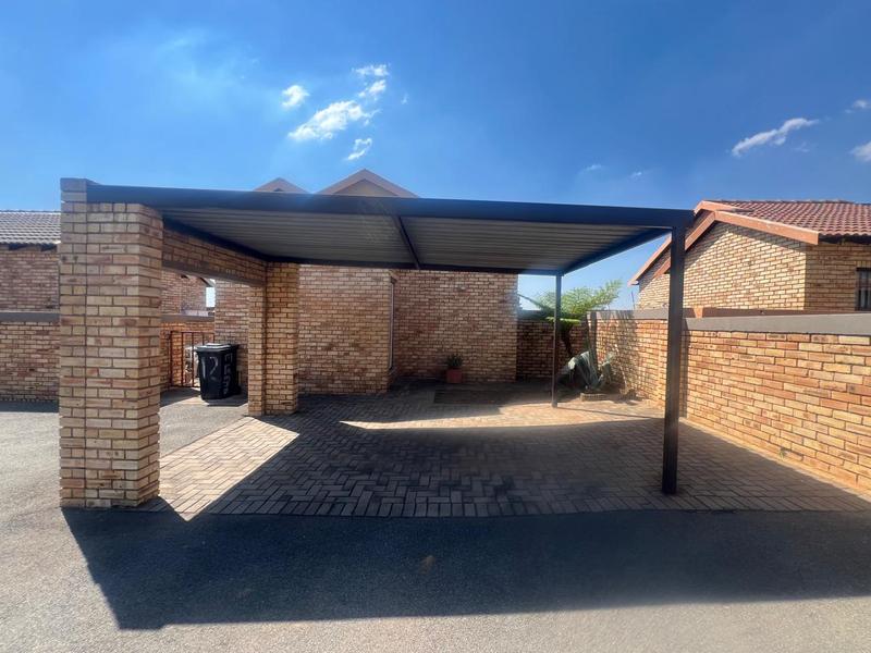 2 Bedroom Property for Sale in Greenhills Gauteng