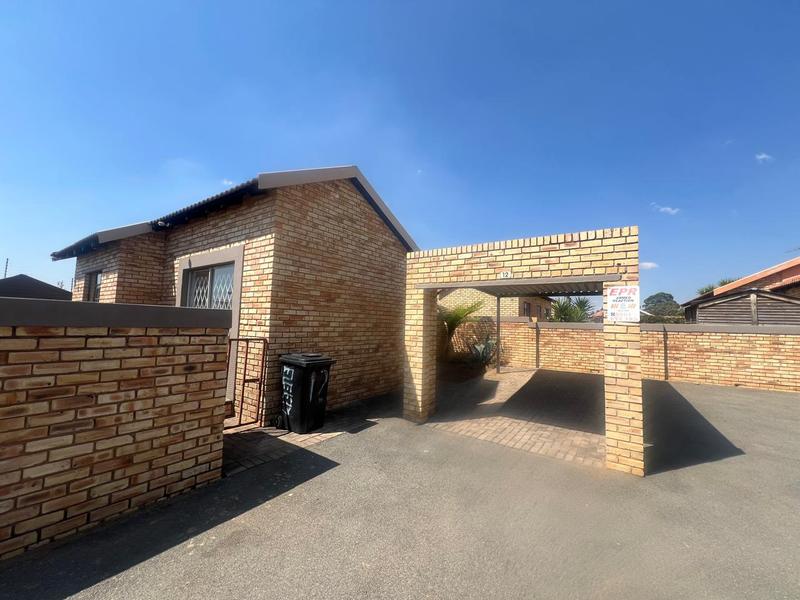 2 Bedroom Property for Sale in Greenhills Gauteng