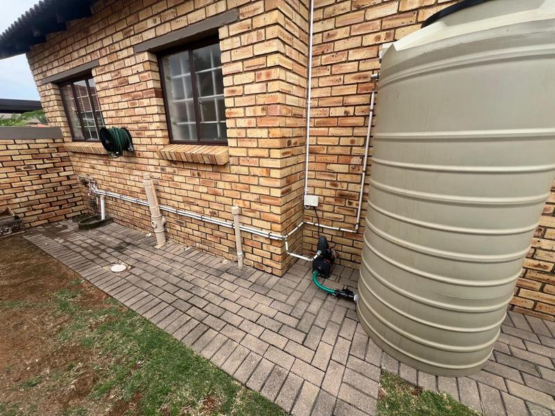 2 Bedroom Property for Sale in Greenhills Gauteng