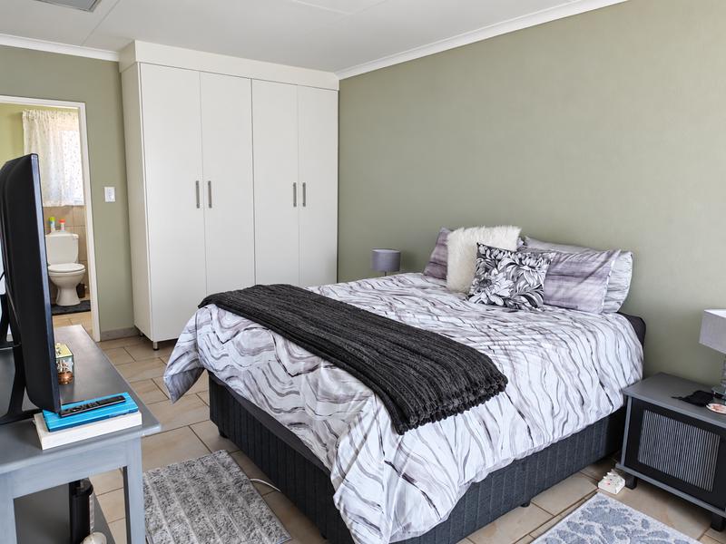 3 Bedroom Property for Sale in Strubenvale Gauteng