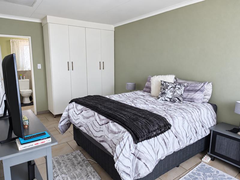 3 Bedroom Property for Sale in Strubenvale Gauteng