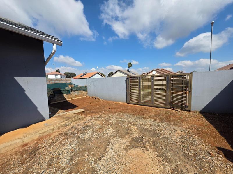 3 Bedroom Property for Sale in Dawn Park Gauteng