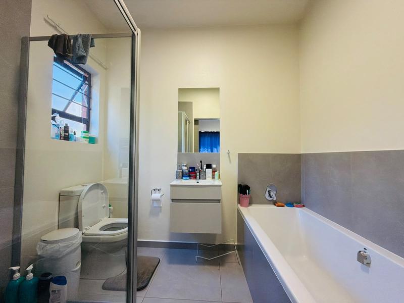 To Let 2 Bedroom Property for Rent in Vorna Valley Gauteng