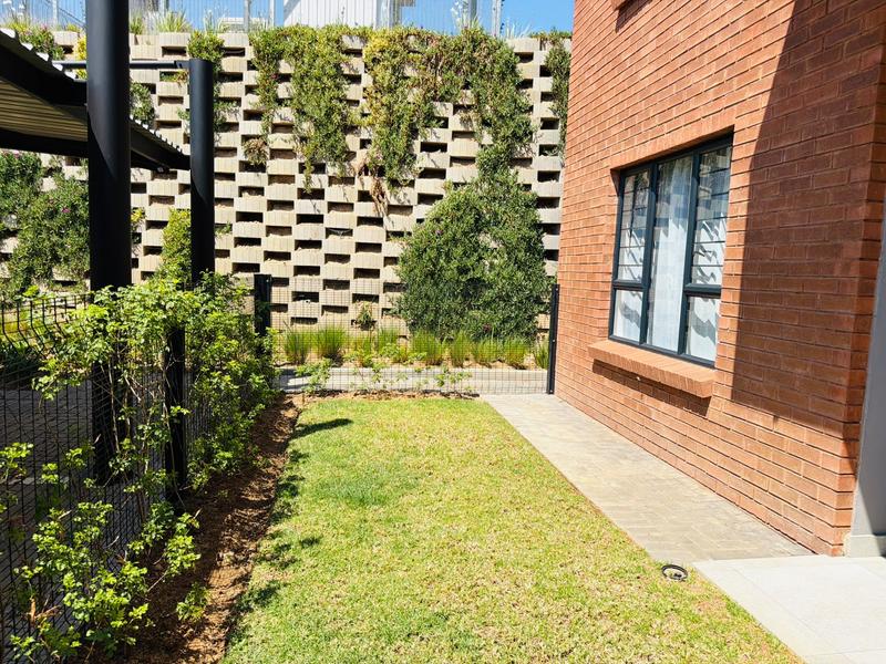 To Let 2 Bedroom Property for Rent in Vorna Valley Gauteng