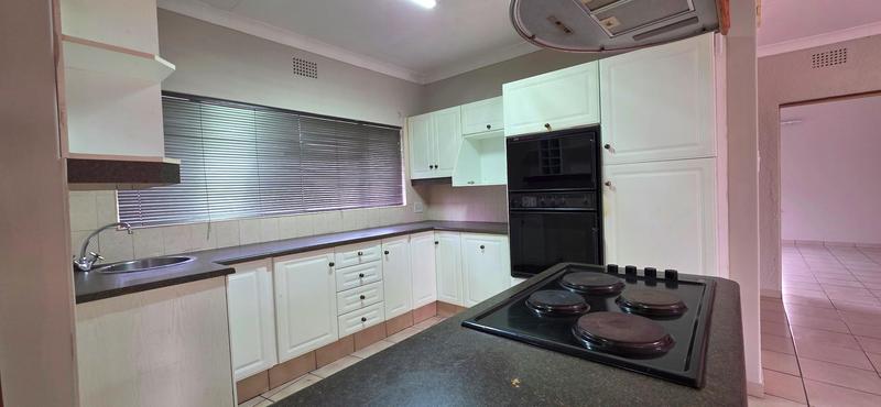 4 Bedroom Property for Sale in Wilro Park Gauteng