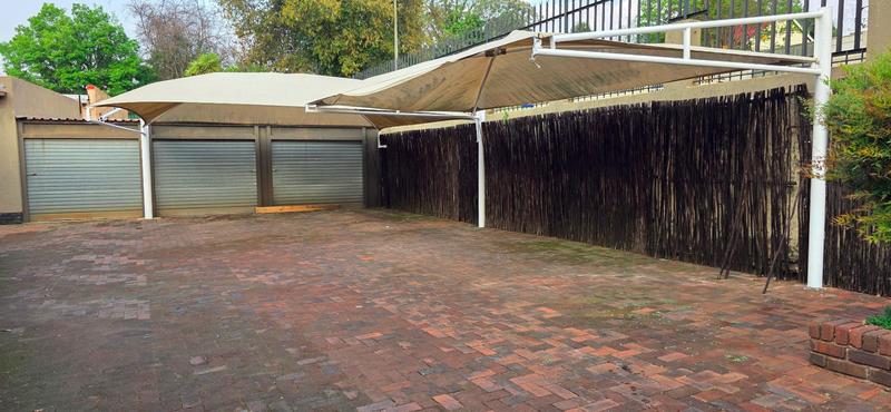 4 Bedroom Property for Sale in Wilro Park Gauteng