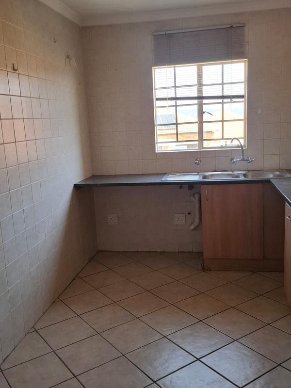 To Let 2 Bedroom Property for Rent in The Wilds Gauteng