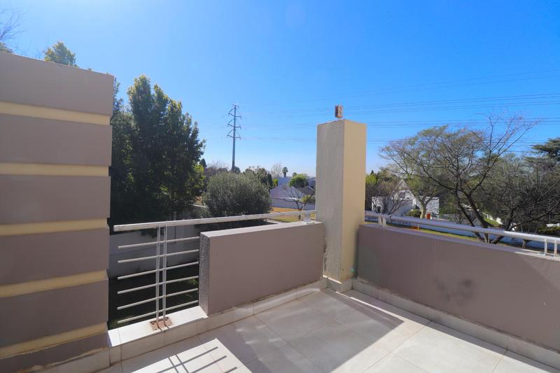 1 Bedroom Property for Sale in Lonehill Gauteng