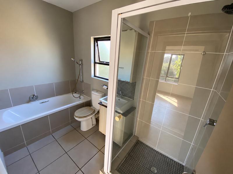 1 Bedroom Property for Sale in Lonehill Gauteng