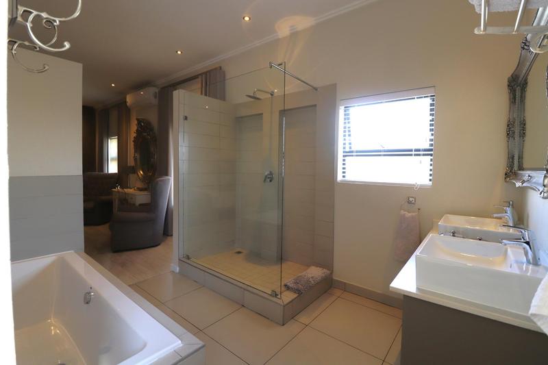 3 Bedroom Property for Sale in Broadacres Gauteng