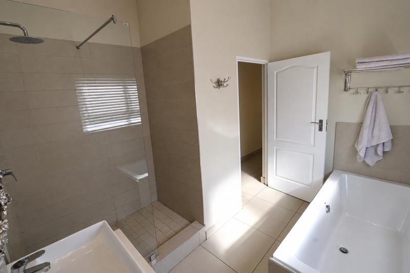 3 Bedroom Property for Sale in Broadacres Gauteng