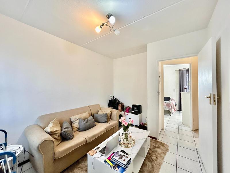 1 Bedroom Property for Sale in Sandown Gauteng