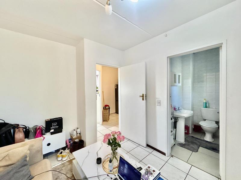 1 Bedroom Property for Sale in Sandown Gauteng