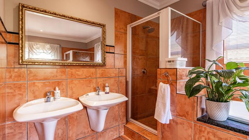 5 Bedroom Property for Sale in Centurion Golf Estate Gauteng