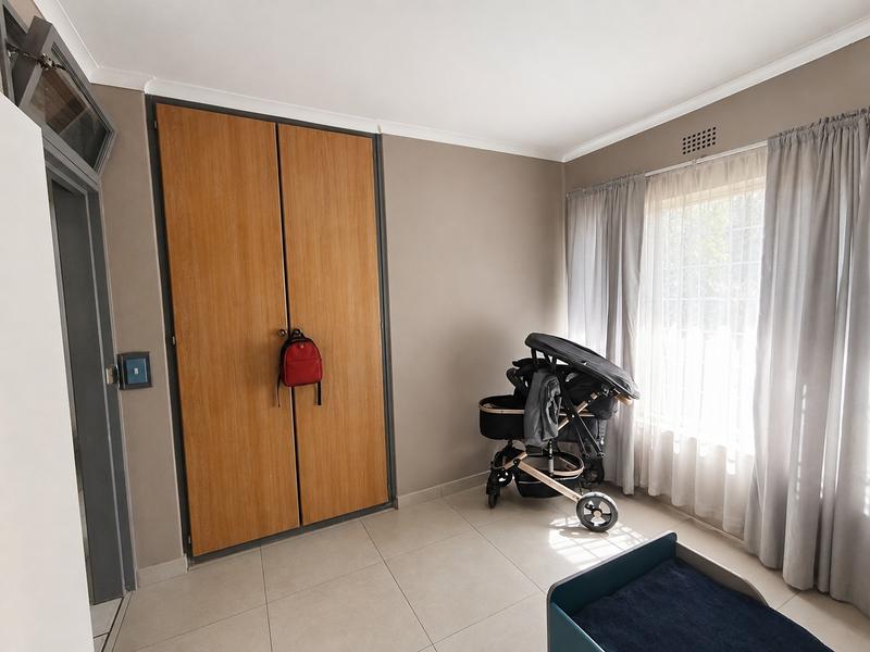 5 Bedroom Property for Sale in Brackendowns Gauteng