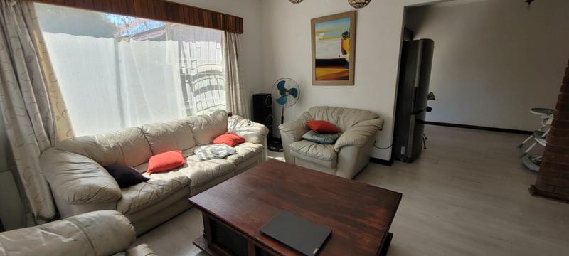 4 Bedroom Property for Sale in Mulbarton Gauteng