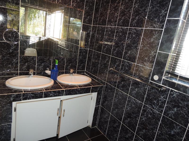 5 Bedroom Property for Sale in Amandasig Gauteng