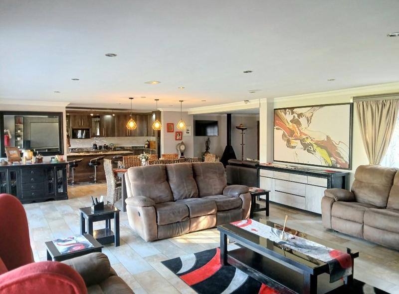 5 Bedroom Property for Sale in Doornpoort Gauteng