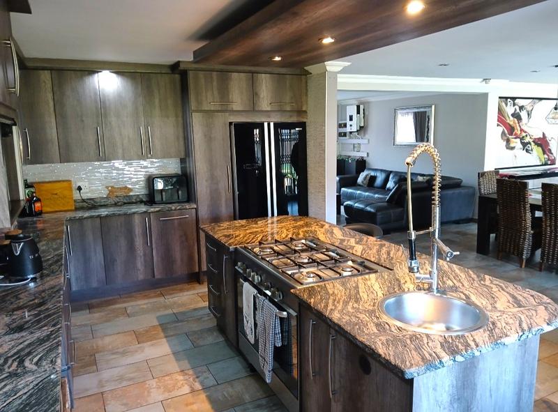 5 Bedroom Property for Sale in Doornpoort Gauteng