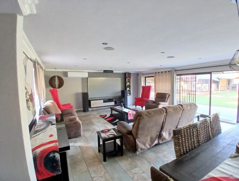 5 Bedroom Property for Sale in Doornpoort Gauteng