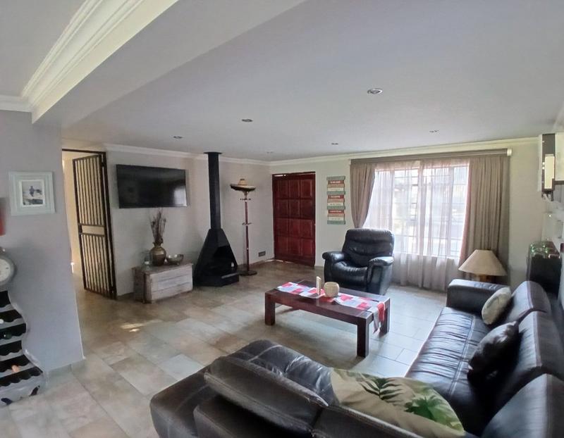 5 Bedroom Property for Sale in Doornpoort Gauteng