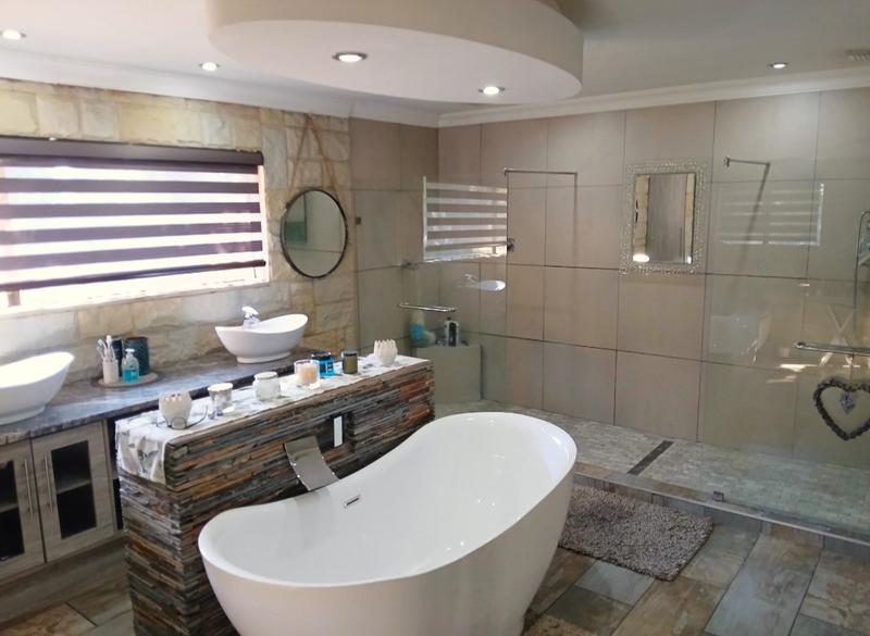 5 Bedroom Property for Sale in Doornpoort Gauteng