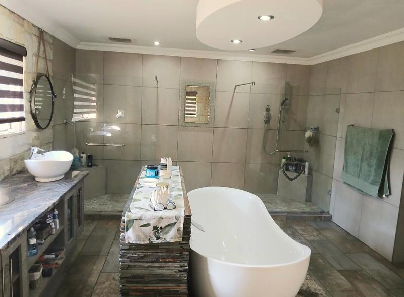 5 Bedroom Property for Sale in Doornpoort Gauteng