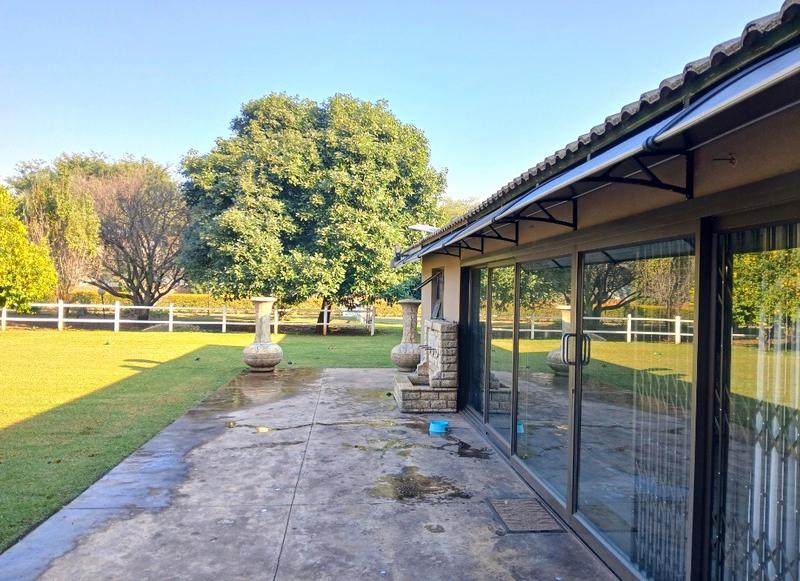 5 Bedroom Property for Sale in Doornpoort Gauteng