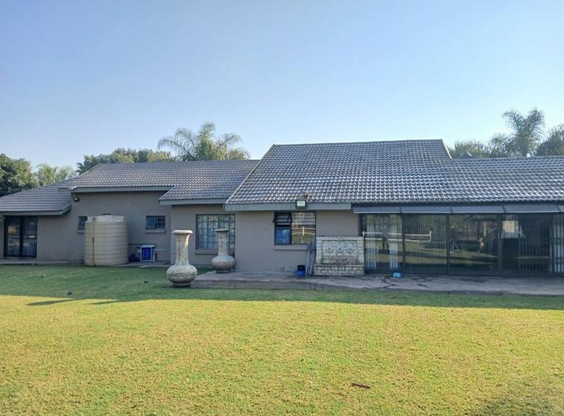 5 Bedroom Property for Sale in Doornpoort Gauteng