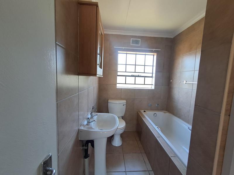 3 Bedroom Property for Sale in Thatchfield Gauteng