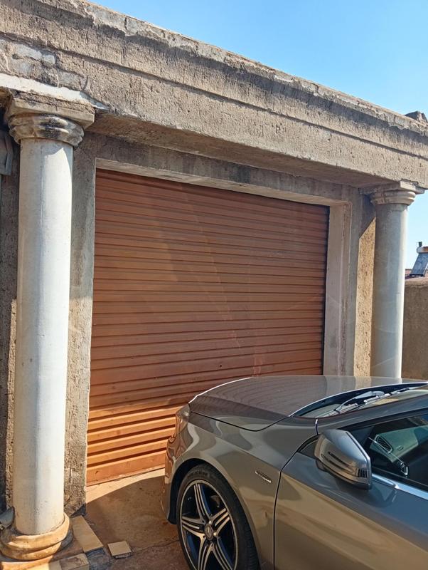 6 Bedroom Property for Sale in Tembisa Gauteng