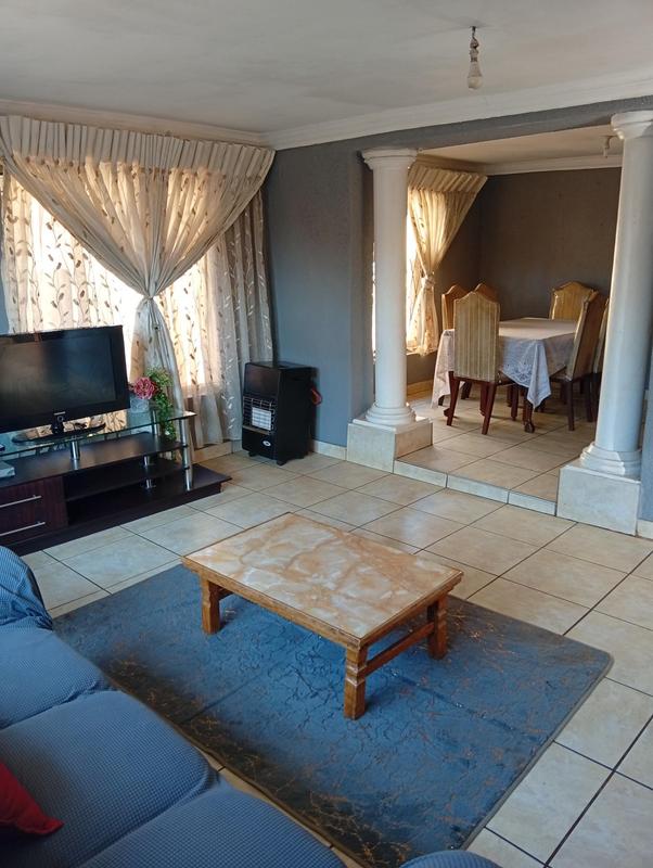 6 Bedroom Property for Sale in Tembisa Gauteng
